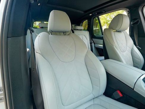 Used 2023 BMW X5 xDrive40i w/ Parking Assistance Package AWD/4WD image 84
