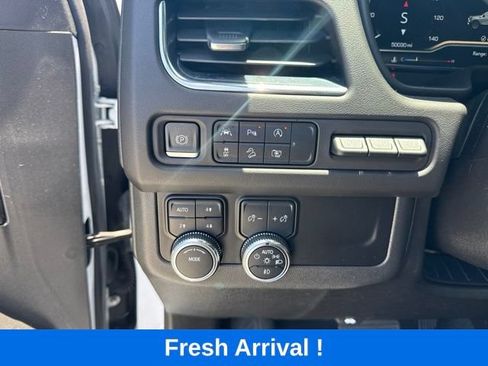 Used 2023 GMC Yukon AT4 w/ AT4 Premium Package AWD/4WD image 8
