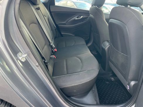 Used 2019 Hyundai Elantra GT FWD image 13