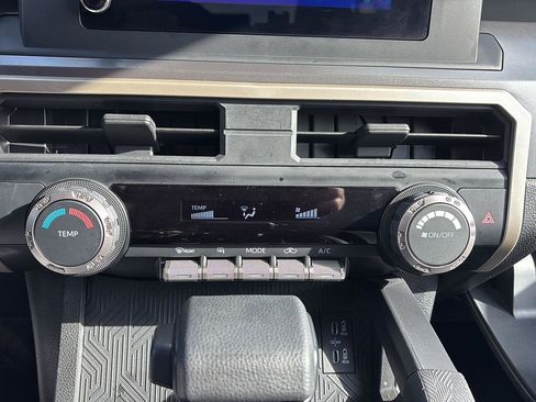 Used 2024 Toyota Tacoma SR5 AWD/4WD image 26