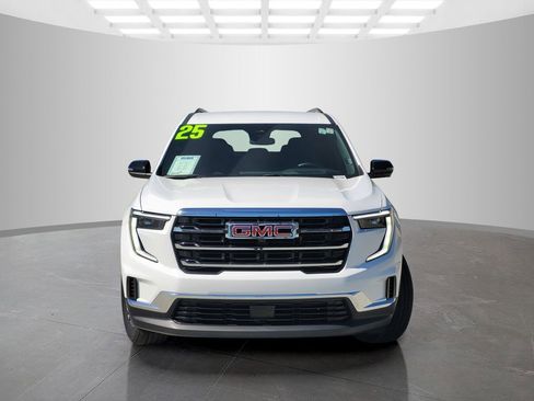 Used 2025 GMC Acadia Elevation image 2