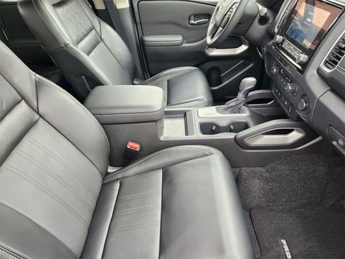 Used 2024 Nissan Frontier SL w/ Technology Package image 14