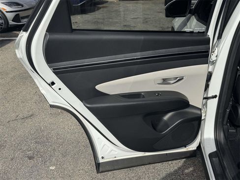 Used 2022 Hyundai Tucson SEL w/ Cargo Package image 11