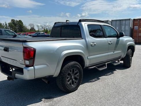 Used 2023 Toyota Tacoma SR5 w/ Technology Package AWD/4WD image 3