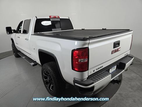 Used 2018 GMC Sierra 2500 Denali AWD/4WD image 4