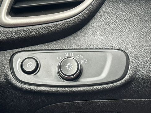 Used 2018 Chevrolet Trax LT w/ LT Convenience Package image 26