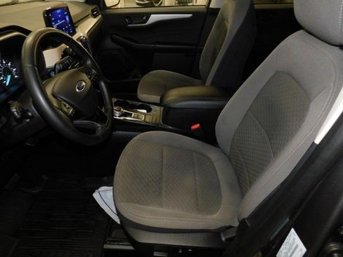 Used 2022 Ford Escape SE w/ SE Sport Appearance Package image 14