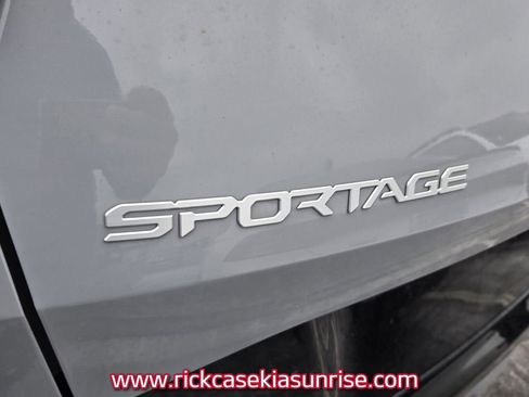 Used 2023 Kia Sportage SX image 7