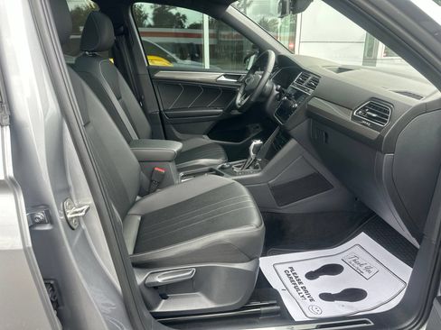 Used 2024 Volkswagen Tiguan SE R-Line AWD/4WD image 10