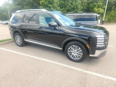 Used 2026 Hyundai Palisade SEL FWD image 2