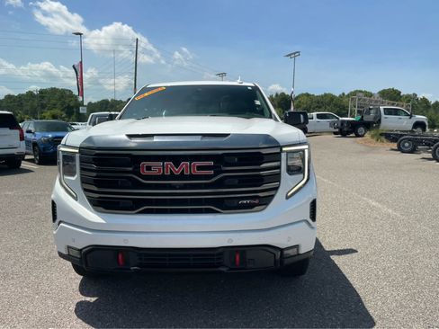 Used 2023 GMC Sierra 1500 AT4 w/ AT4 Premium Package AWD/4WD image 2