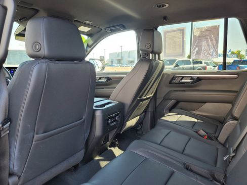Used 2025 Chevrolet Tahoe LT AWD/4WD image 14