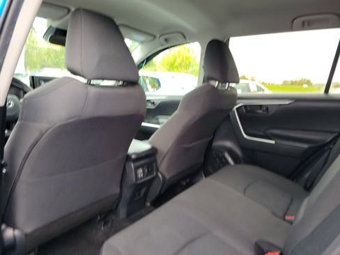 Used 2020 Toyota RAV4 LE image 14