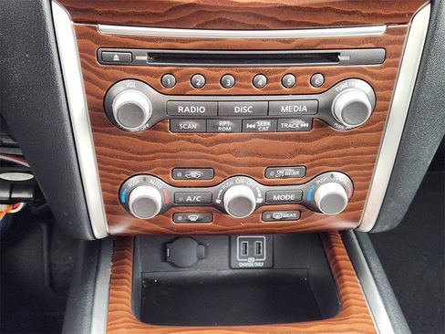 Used 2018 Nissan Pathfinder Platinum image 14