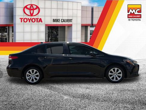 Used 2026 Toyota Corolla LE FWD image 6
