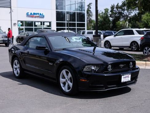Used 2013 Ford Mustang GT RWD image 8