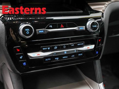 Used 2023 Ford Explorer Limited image 20