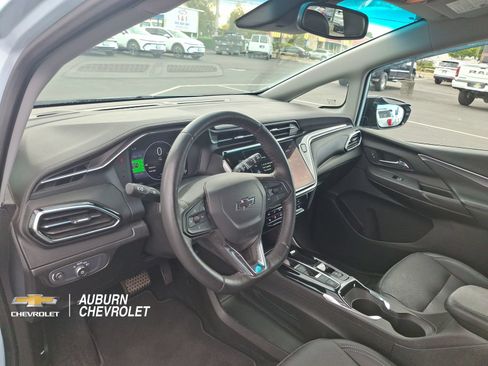 Used 2023 Chevrolet Bolt LT FWD image 16