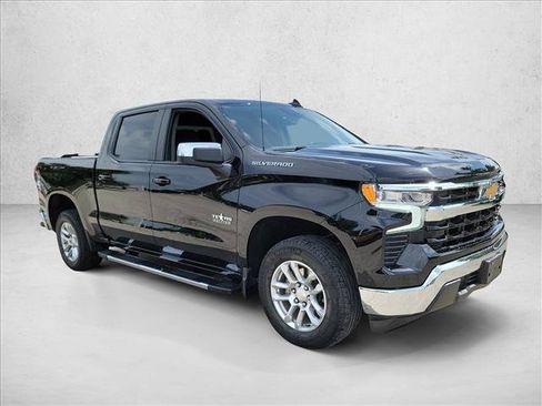 Used 2022 Chevrolet Silverado 1500 LT RWD image 3