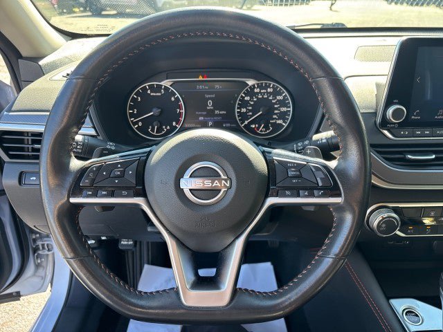 Used 2023 Nissan Altima 2.5 SR FWD image 17