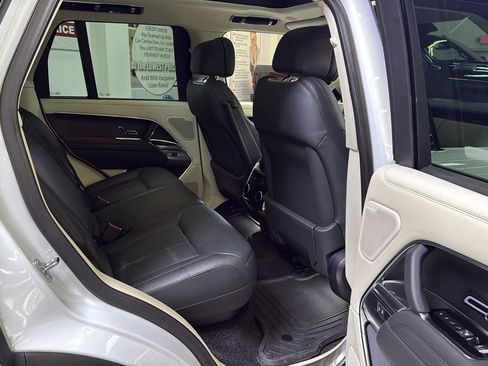 Used 2024 Land Rover Range Rover SE AWD/4WD image 22