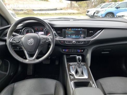 Used 2018 Buick Regal Essence w/ Driver Confidence Package #1 image 15
