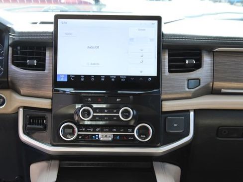 Used 2024 Ford Expedition Max Limited RWD image 20