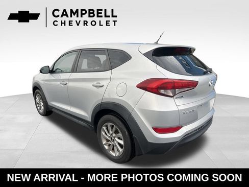 Used 2018 Hyundai Tucson SE w/ Cargo Package FWD image 3