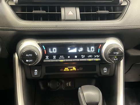 Used 2024 Toyota RAV4 XLE FWD image 20