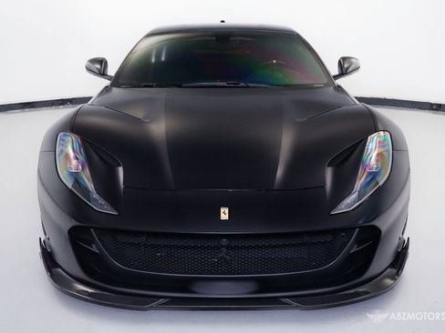 Used 2019 Ferrari 812 Superfast image 3
