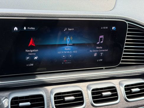 Used 2022 Mercedes-Benz GLE 350 4MATIC w/ Premium Package image 25
