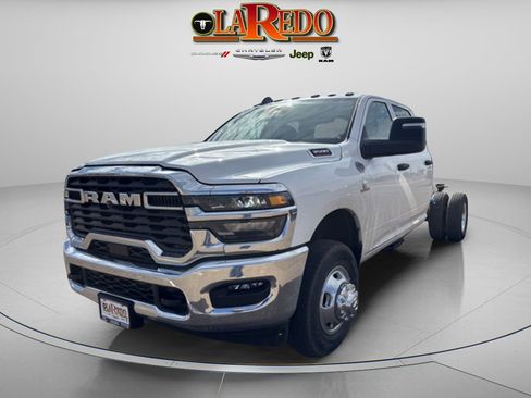 New 2026 RAM 3500 Tradesman w/ Chrome Appearance Group A image 3