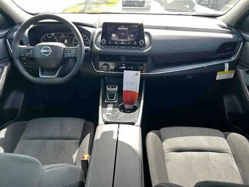Used 2026 Nissan Rogue SV FWD image 11