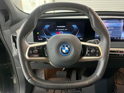 Used 2024 BMW iX xDrive50 w/ Premium Package AWD/4WD image 17