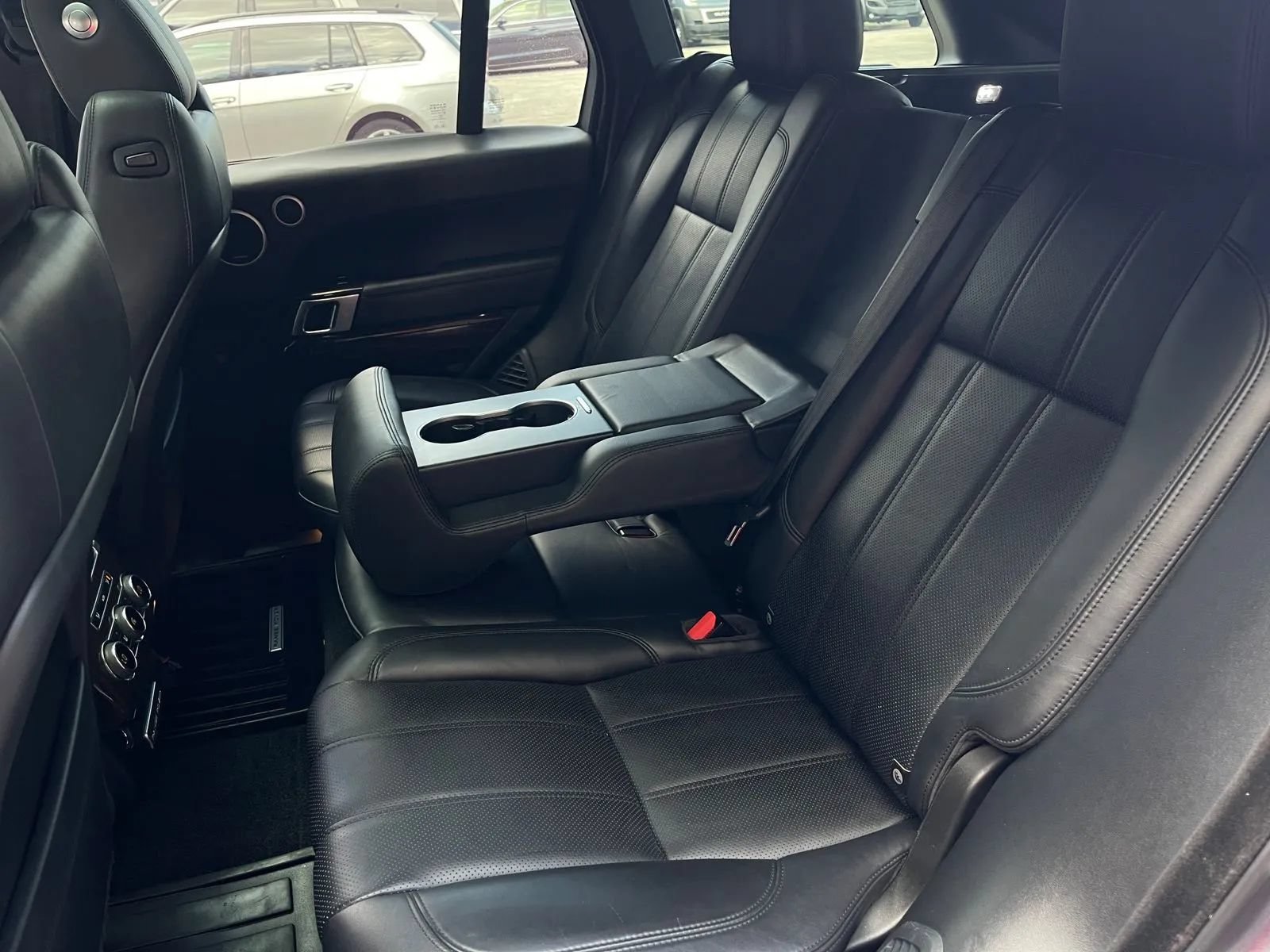 Used 2015 Land Rover Range Rover Supercharged AWD/4WD image 27