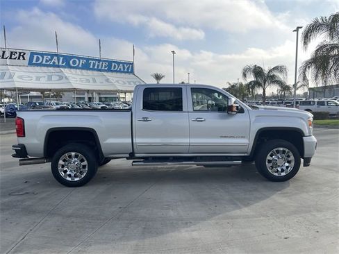 Used 2019 GMC Sierra 2500 Denali w/ Duramax Plus Package image 9
