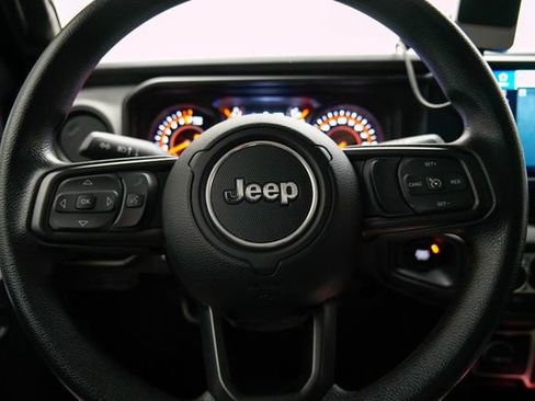 Used 2025 Jeep Gladiator Sport AWD/4WD image 23