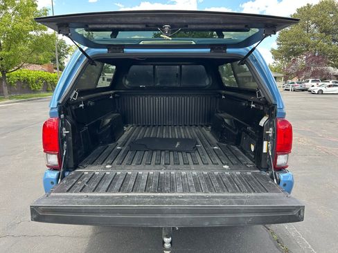 Used 2019 Toyota Tacoma TRD Off-Road w/ TRD Premium Off Road Package AWD/4WD image 26