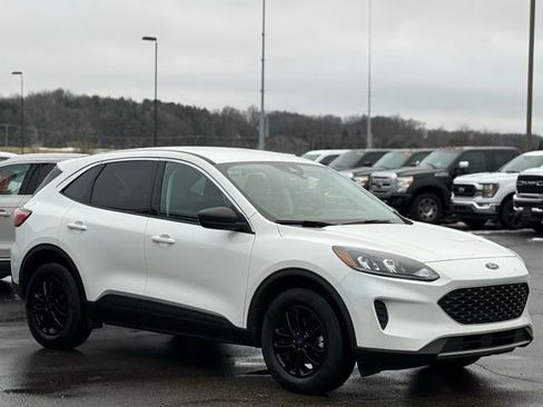 Certified 2022 Ford Escape SE w/ Cold Weather Package image 36