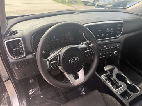 Used 2022 Kia Sportage LX image 13