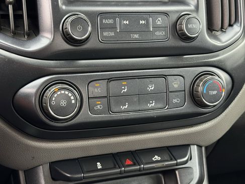 Used 2017 Chevrolet Colorado W/T image 10