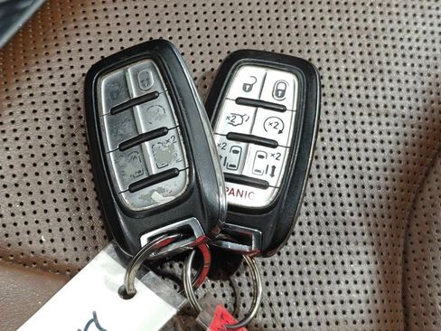 Used 2017 Chrysler Pacifica Limited FWD image 15