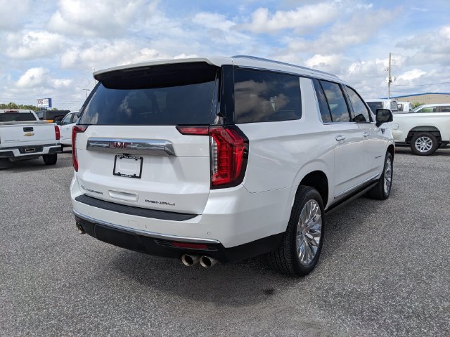 Used 2023 GMC Yukon XL Denali RWD image 4