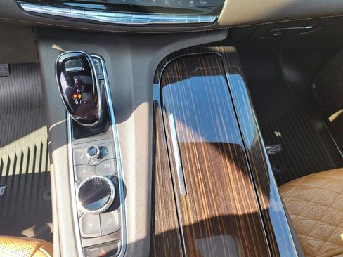 Used 2022 Cadillac Escalade ESV Premium Luxury image 20