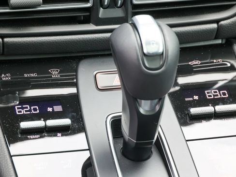 Certified 2026 Porsche Macan AWD/4WD image 16