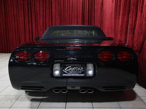Used 2002 Chevrolet Corvette Convertible RWD image 11
