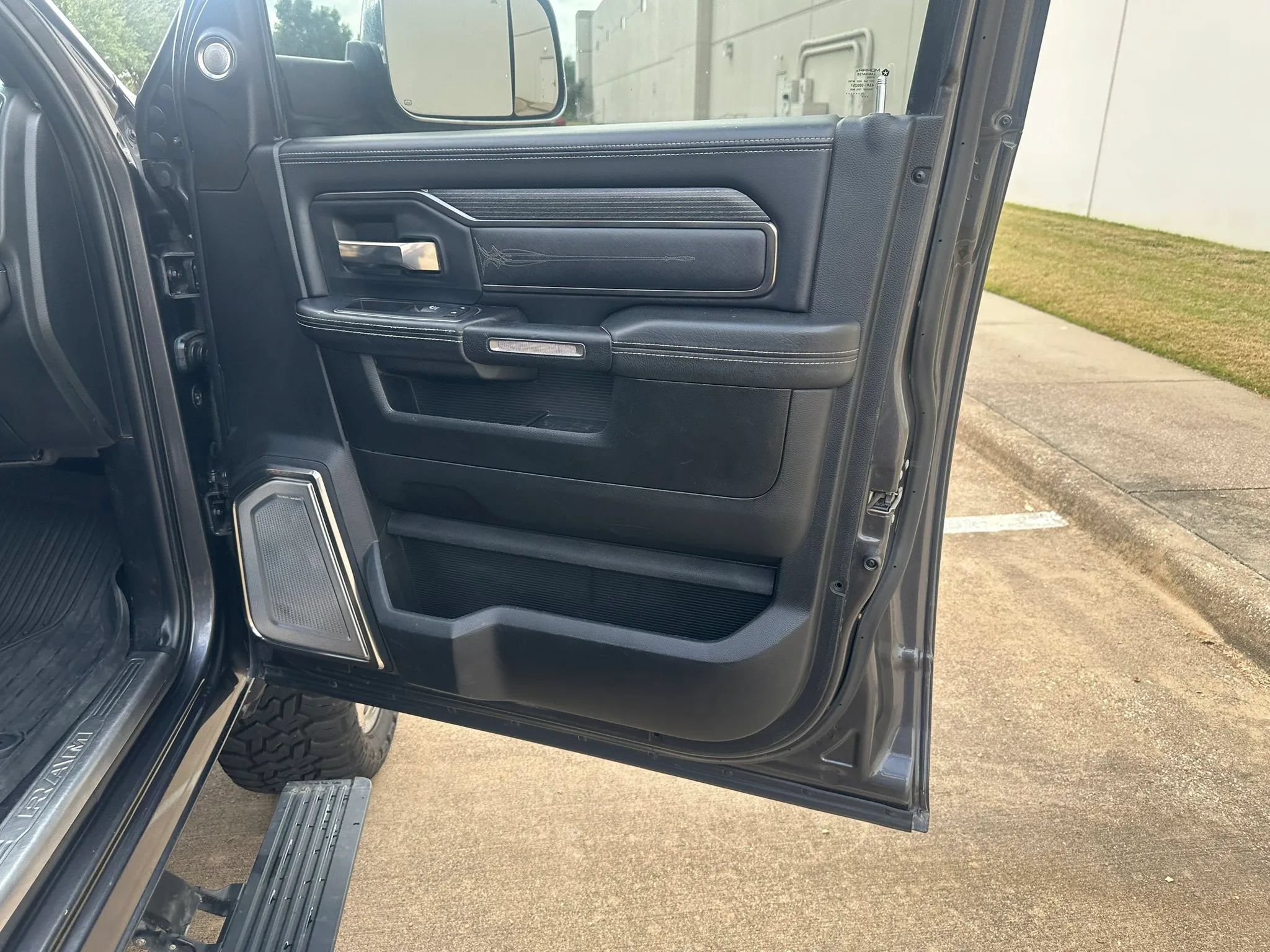 Used 2019 RAM 3500 Limited AWD/4WD image 31
