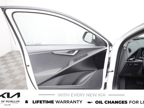 New 2026 Kia Niro LX image 9