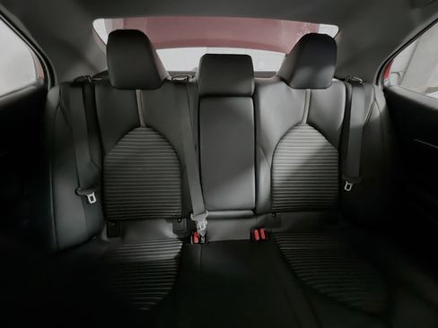 Used 2024 Toyota Camry SE image 32