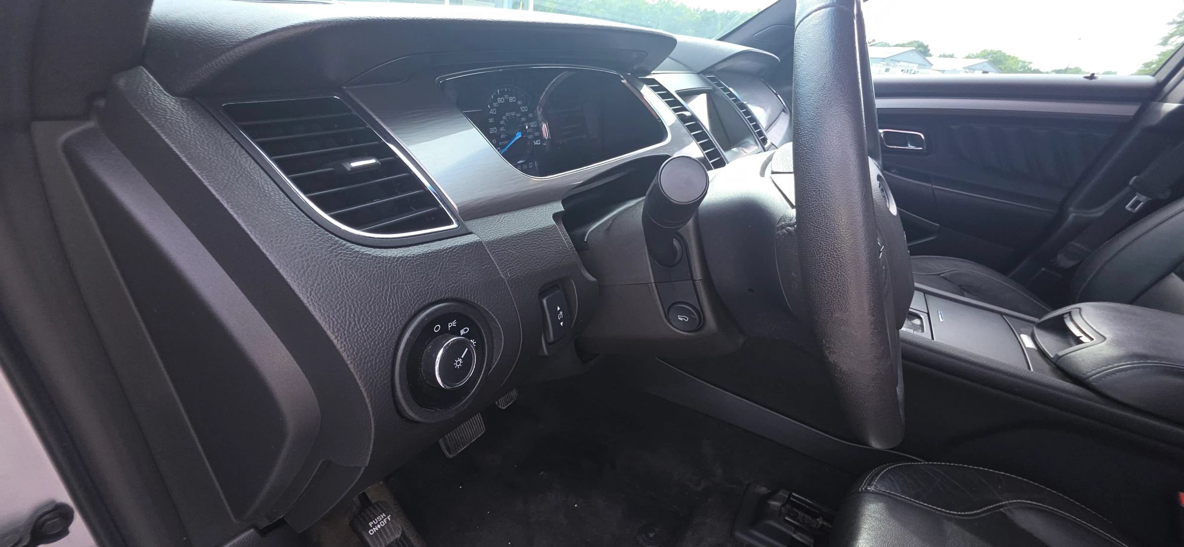 Used 2017 Ford Taurus SEL w/ Equipment Group 201A AWD/4WD image 13